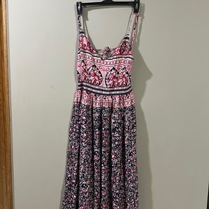 Boutique Dress, Never Worn, tie detail
